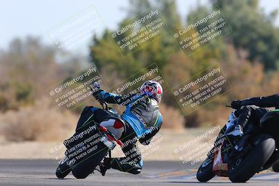 media/Dec-18-2022-SoCal Trackdays (Sun) [[8099a50955]]/Turn 7 Backside (1125am)/